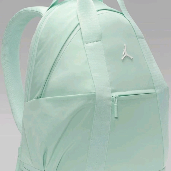 Igloo Light Green Backpack with Logo - Picture 2 of 10